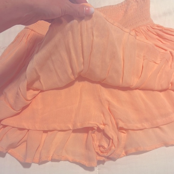 NWT - Fun, Flirty, sexy, peach summer mini skirt/skort - Picture 3 of 5
